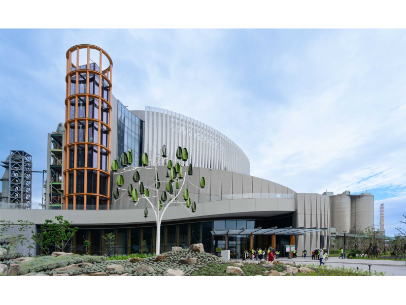 台泥再生資源利用中心RRRC  融合低碳生產、資源循環、綠能充儲與自然生態之場域